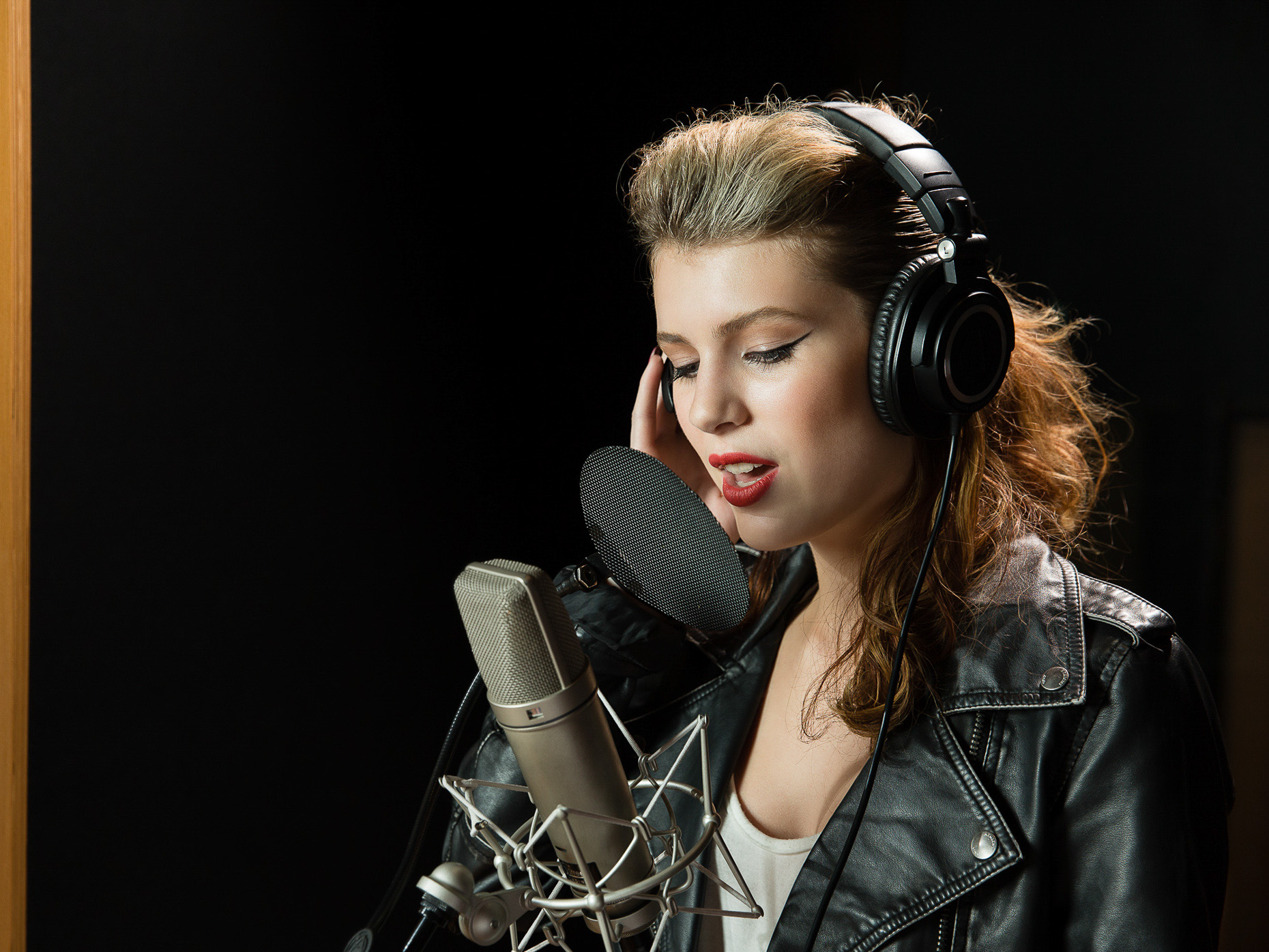 RecordingStudio_Vocalist_9014-2